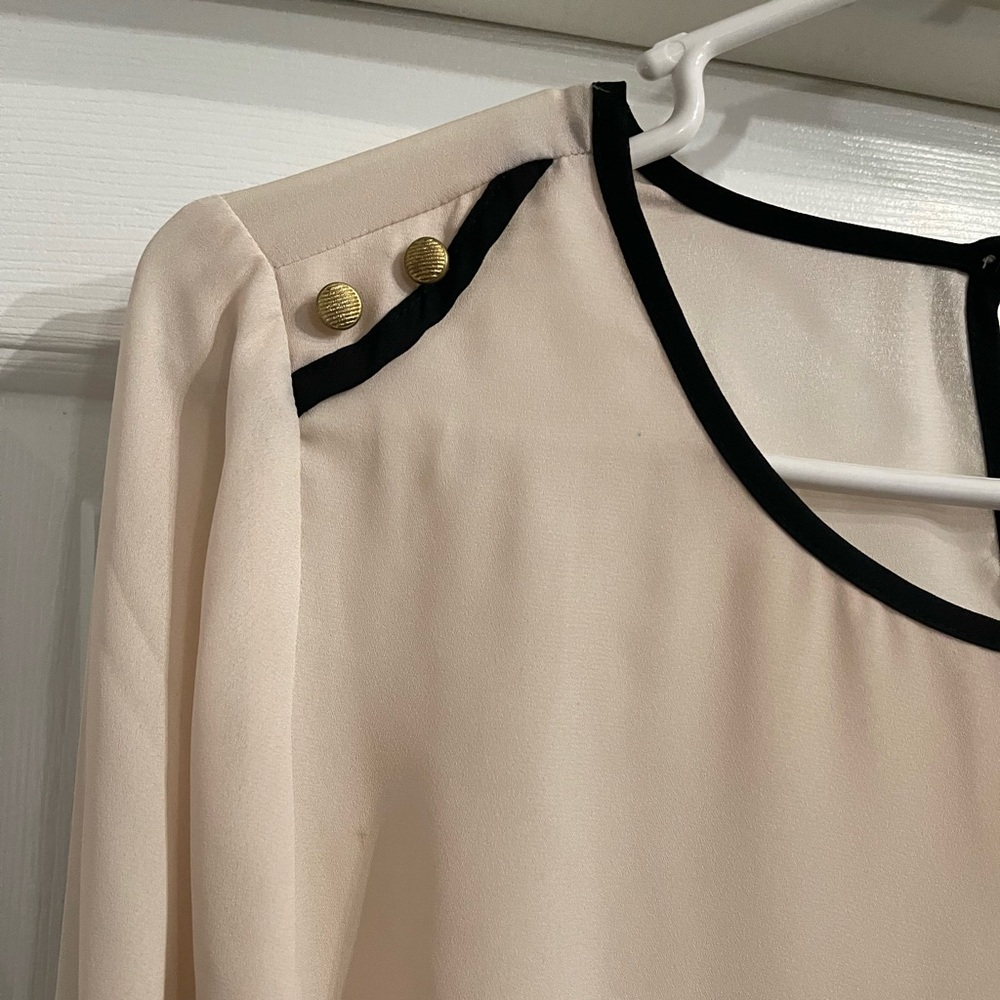 The Limited Size XS bone colored blouse